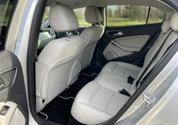 Mercedes-Benz GLA cena 92000 przebieg: 88400, rok produkcji 2017 z Lublin małe 596